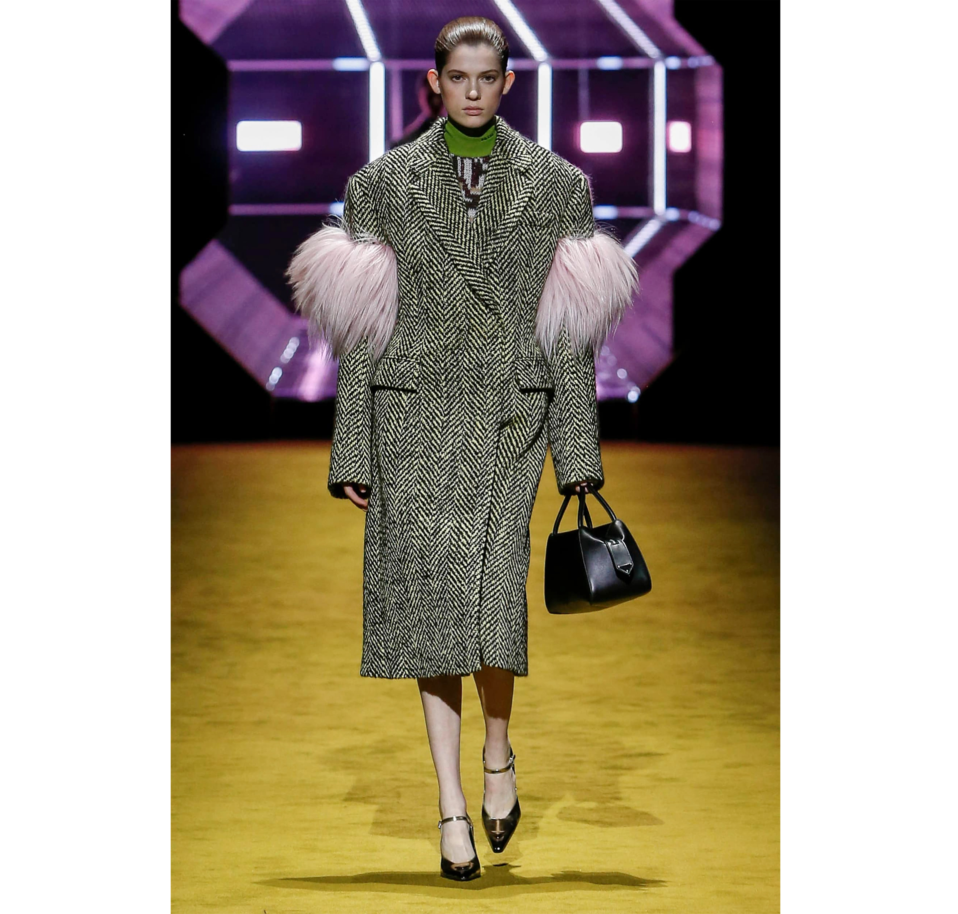 젠테스토어_Prada