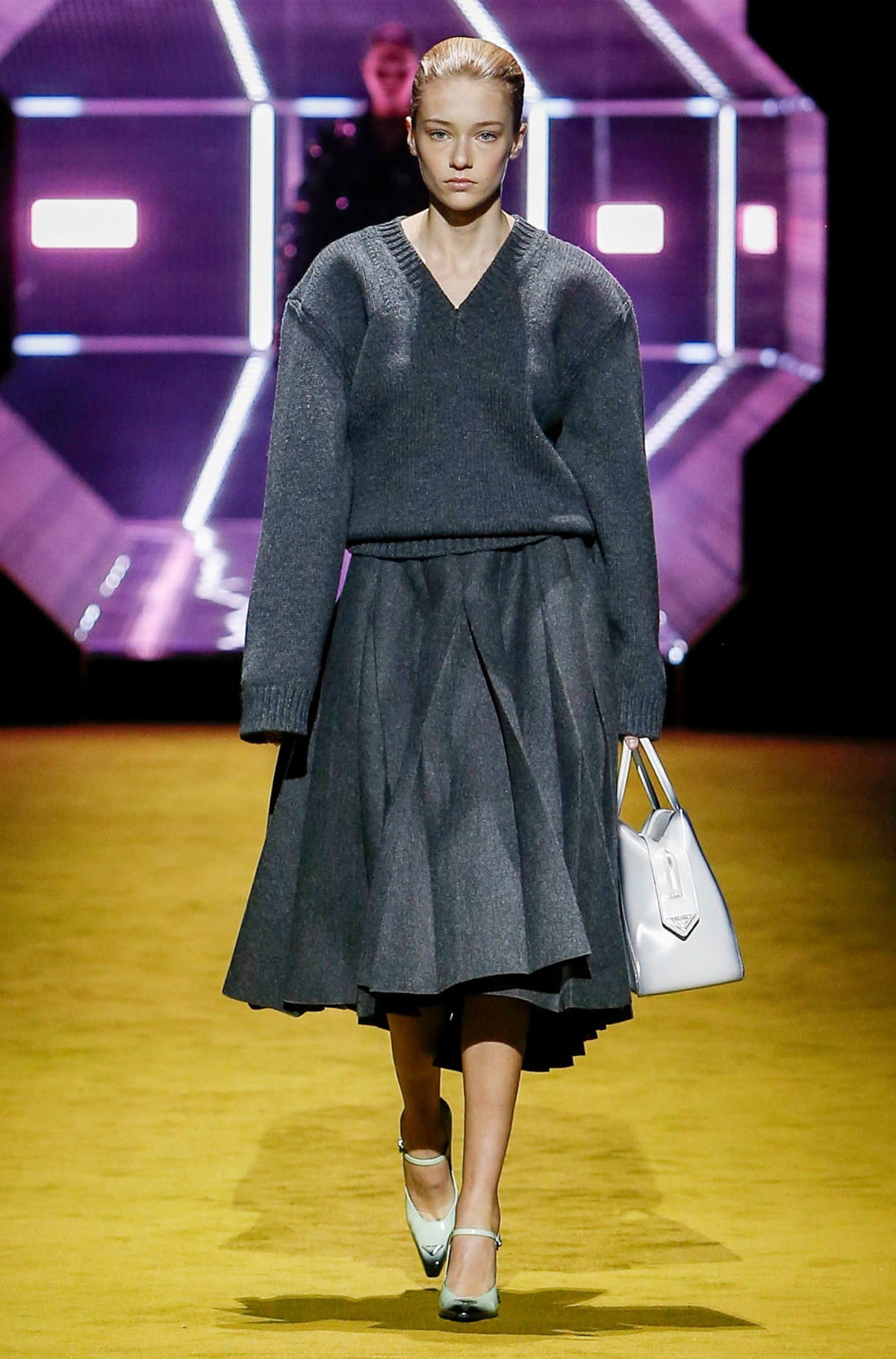 젠테스토어_Prada