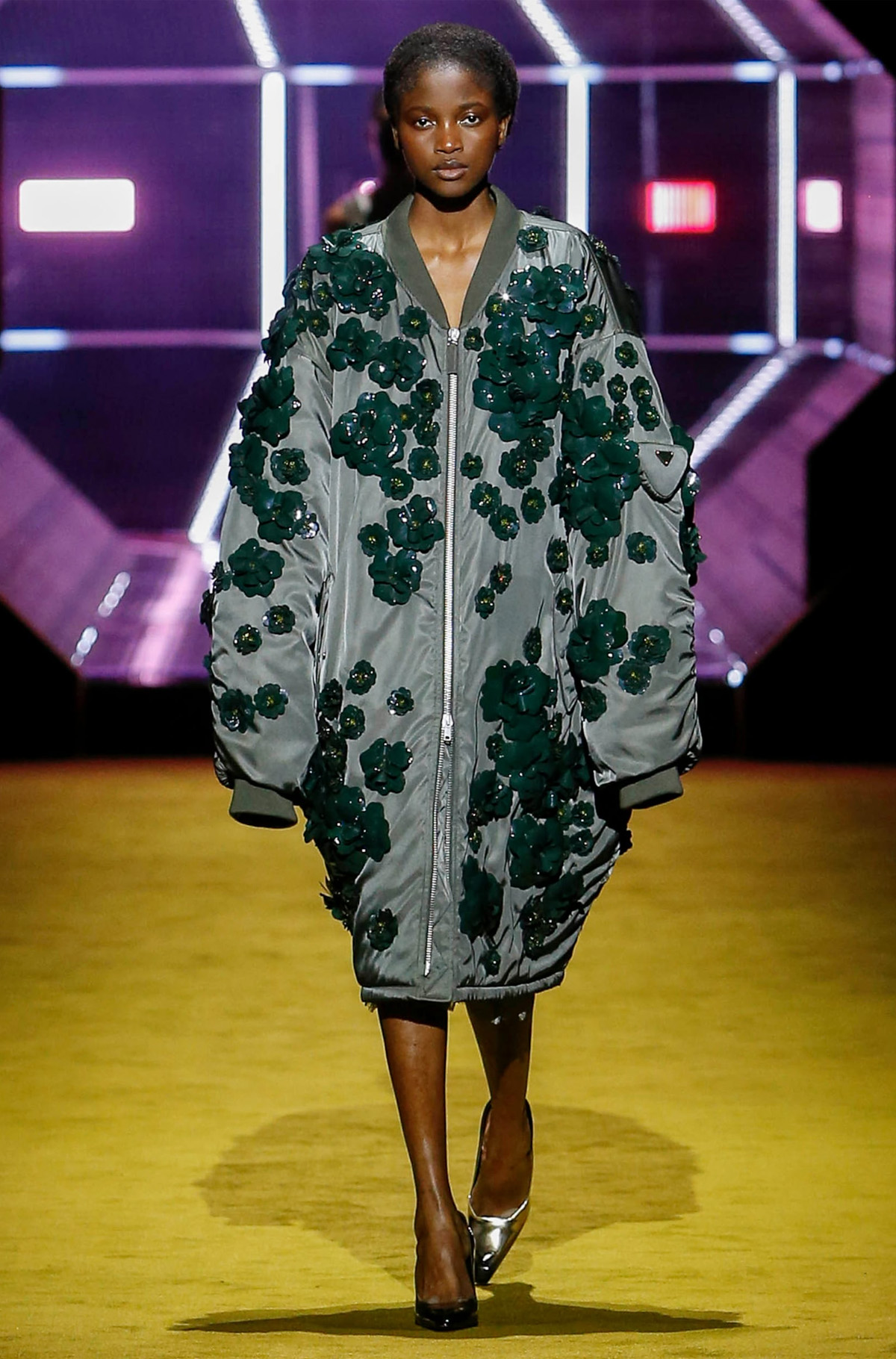 젠테스토어_Prada