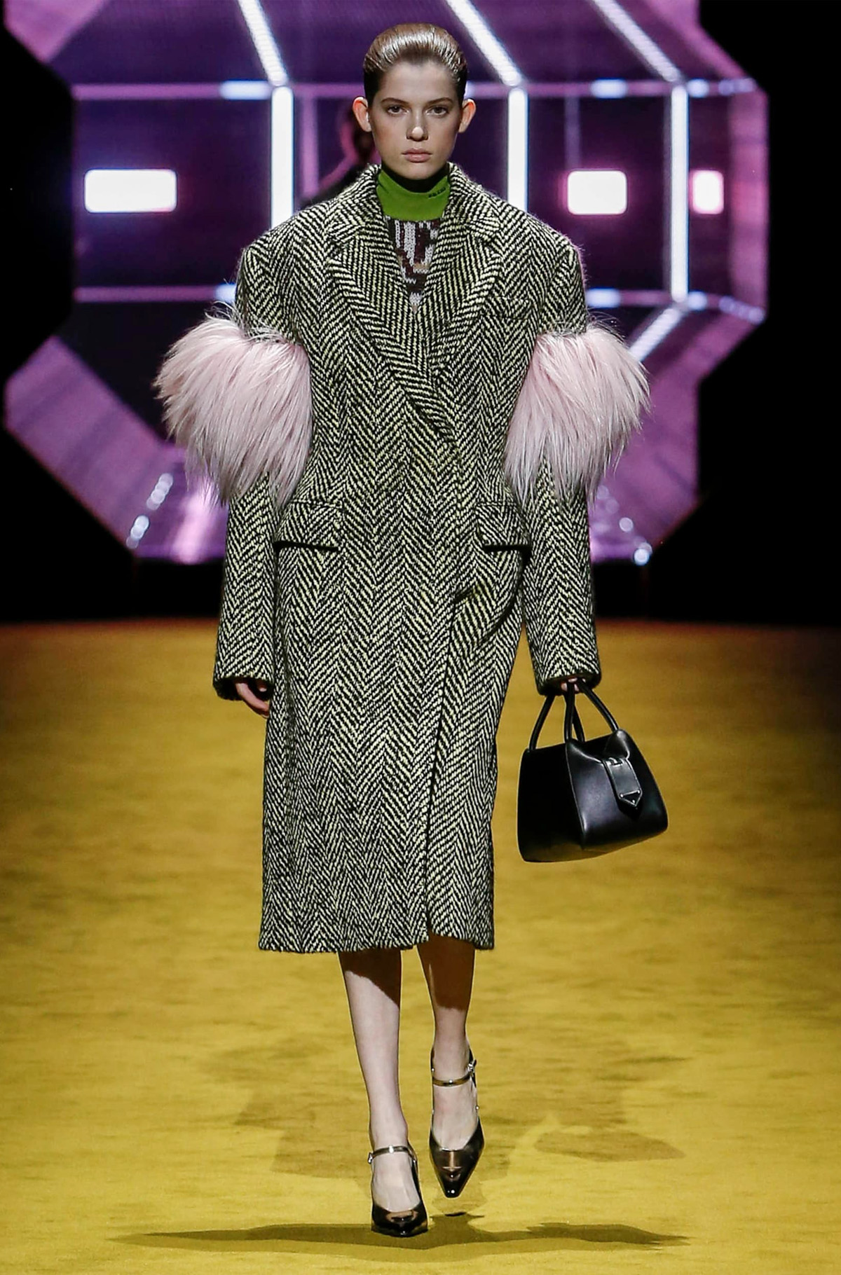 젠테스토어_Prada