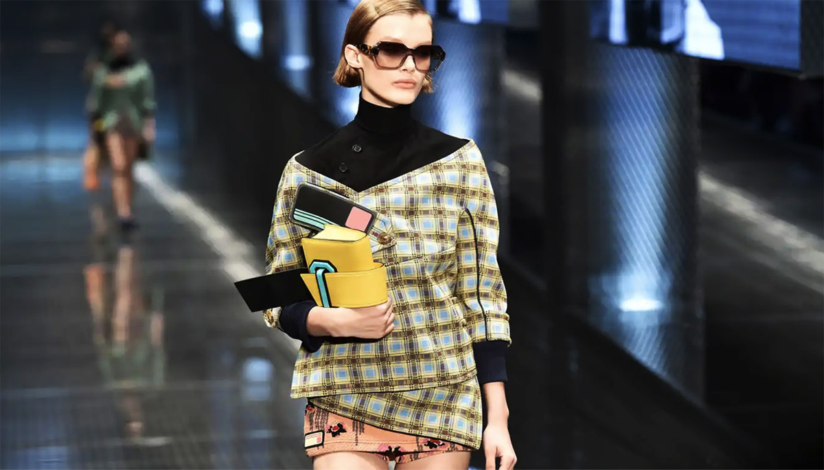 젠테스토어_Prada