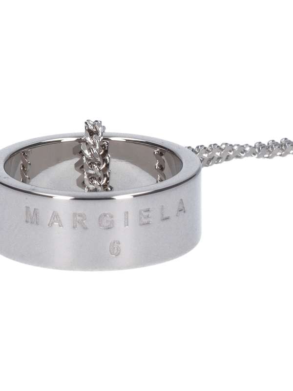 MM6 메종 마르지엘라(MM6 Maison Margiela) 로고 반지 펜던트