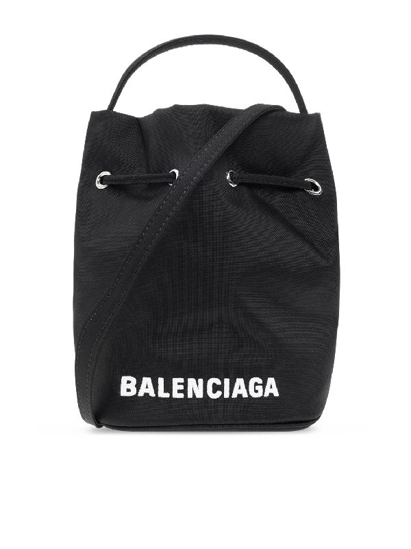 발렌시아가(BALENCIAGA) 로고 나일론 휠 버킷백 XS 656682 H854N-1060 | jentestore